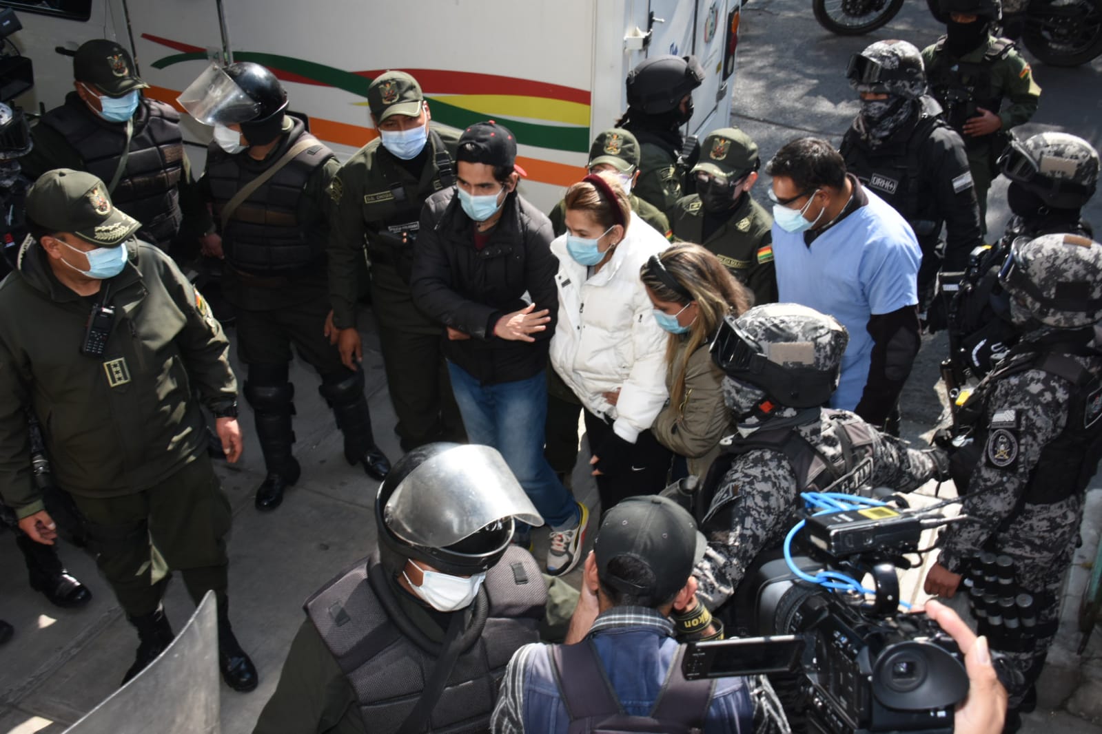 Jeanine Áñez recibe atención médica para garantizar su derecho a la salud