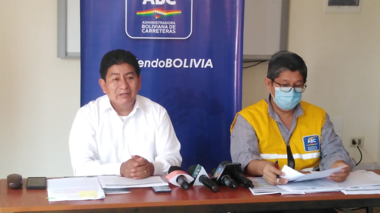 Gobernador de Santa Cruz adeuda más de Bs 112 millones para construcción de carreteras