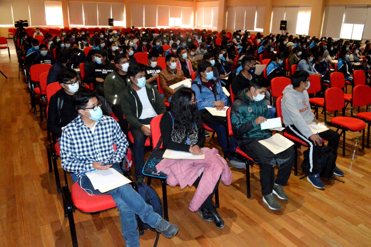 Educación dispone que pruebas y vacunación contra el COVID-19 sean requisitos para prácticas de estudiantes de las ESFM