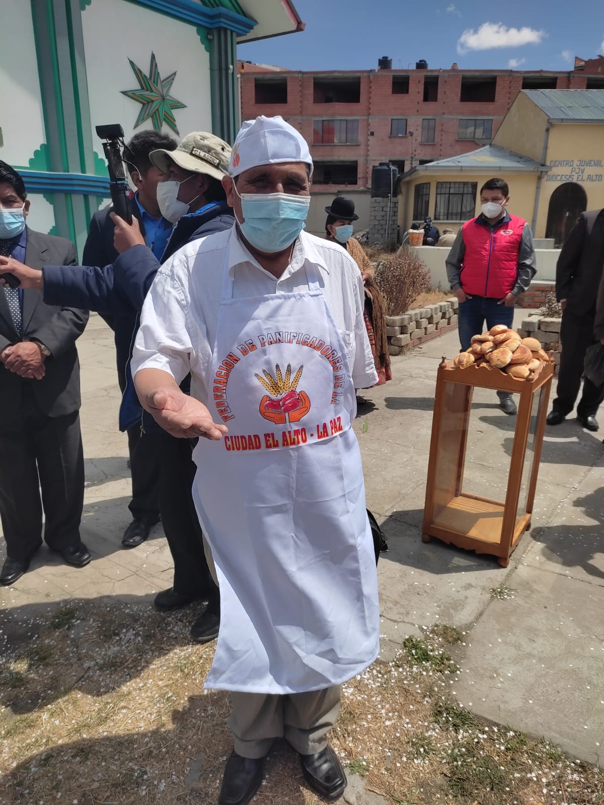 Emapa entrega reconocimiento a Federación de Panificadores de Bolivia por el día de San Nicolás