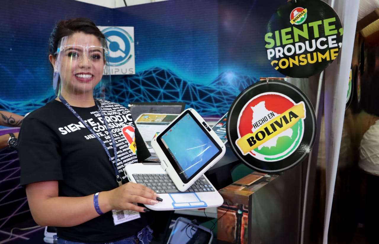 Empresas estatales muestran potencial productivo e industrial en la Expocruz 2021