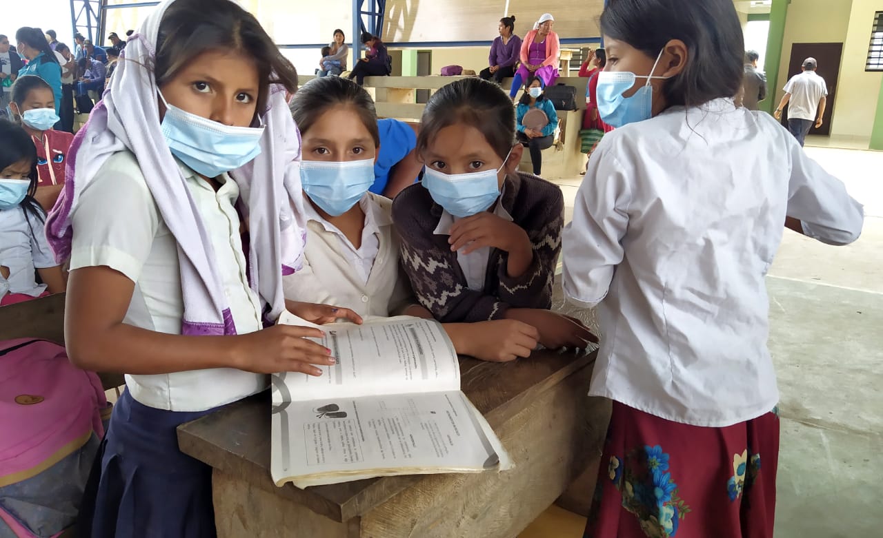 Ministerio de Educación distribuye textos de aprendizaje para el tercer trimestre