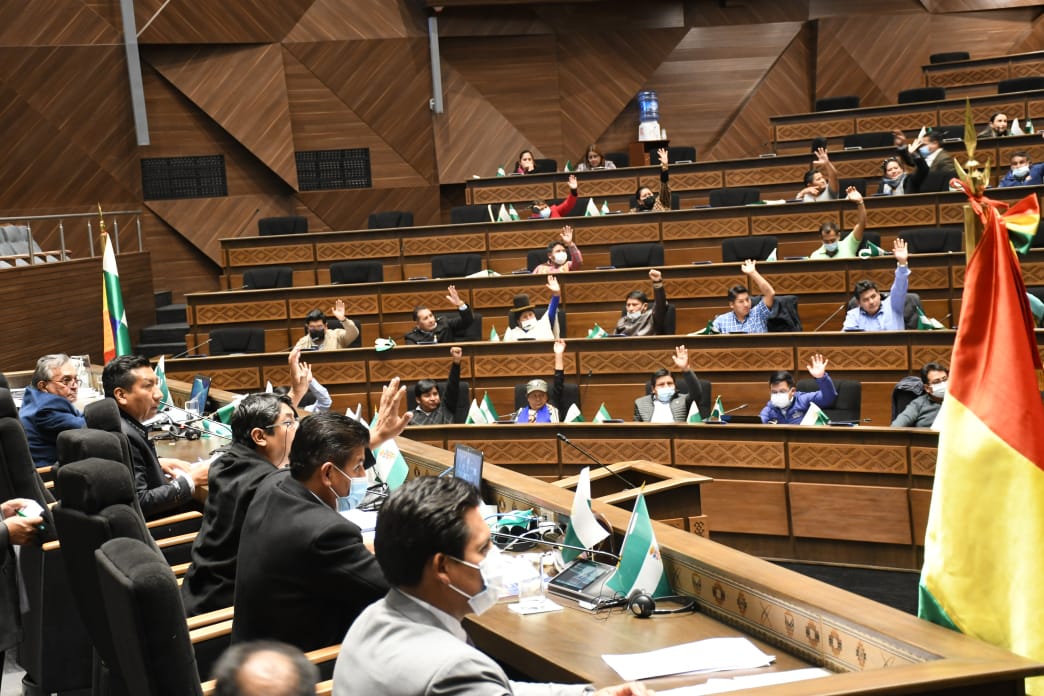 Diputados aprueba proyecto de ley que devuelve atribución de Registro de Comercio al Estado