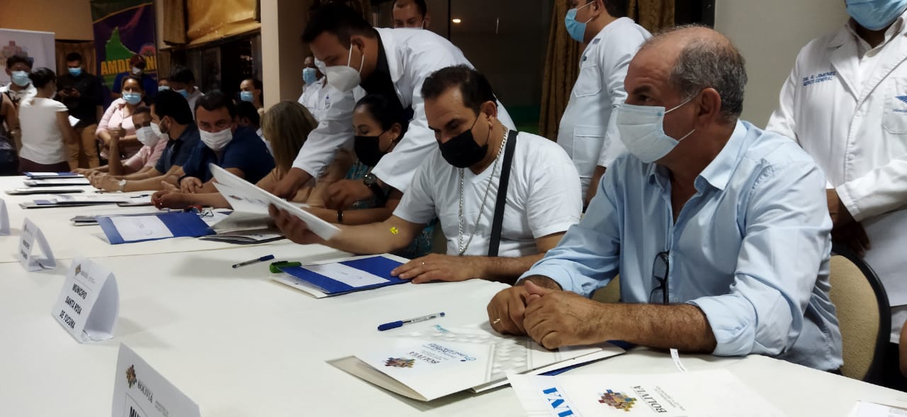 Salud fortalece con 174 médicos a municipios de Beni y les pide invertir en su sistema sanitario
