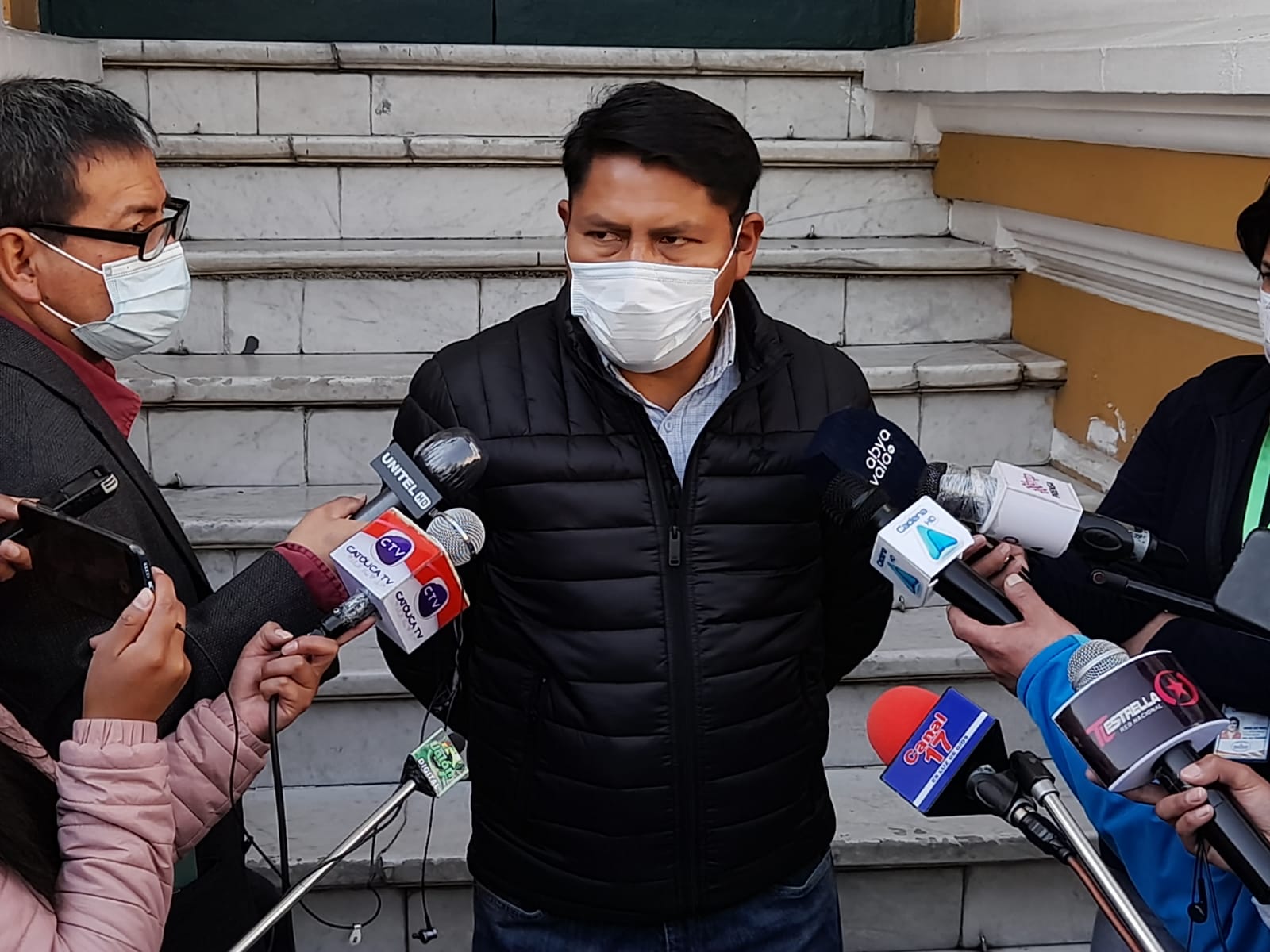 Diputado Angulo insta a dirigentes del sector cocalero a aceptar la convocatoria al diálogo