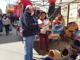 Servidores públicos apoyan campaña de vacunación contra el COVID-19 en El Alto