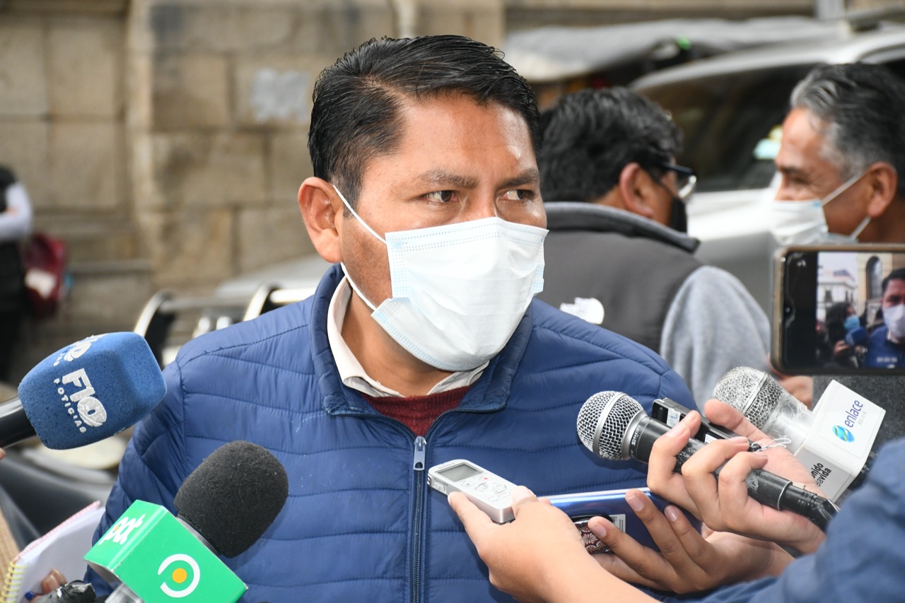 Anuncian masiva participación de organizaciones sociales y ciudadanía el 12 de octubre en La Paz