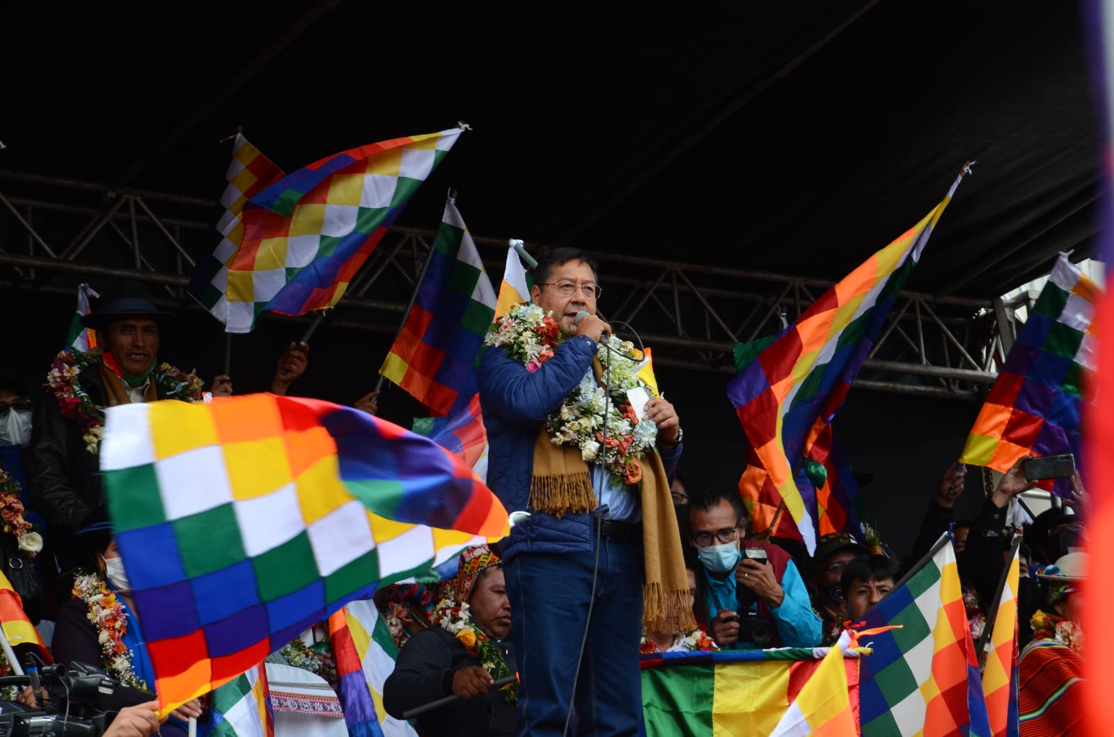 Presidente Arce: “El golpismo no pasará, aquí está el pueblo para defender su democracia”