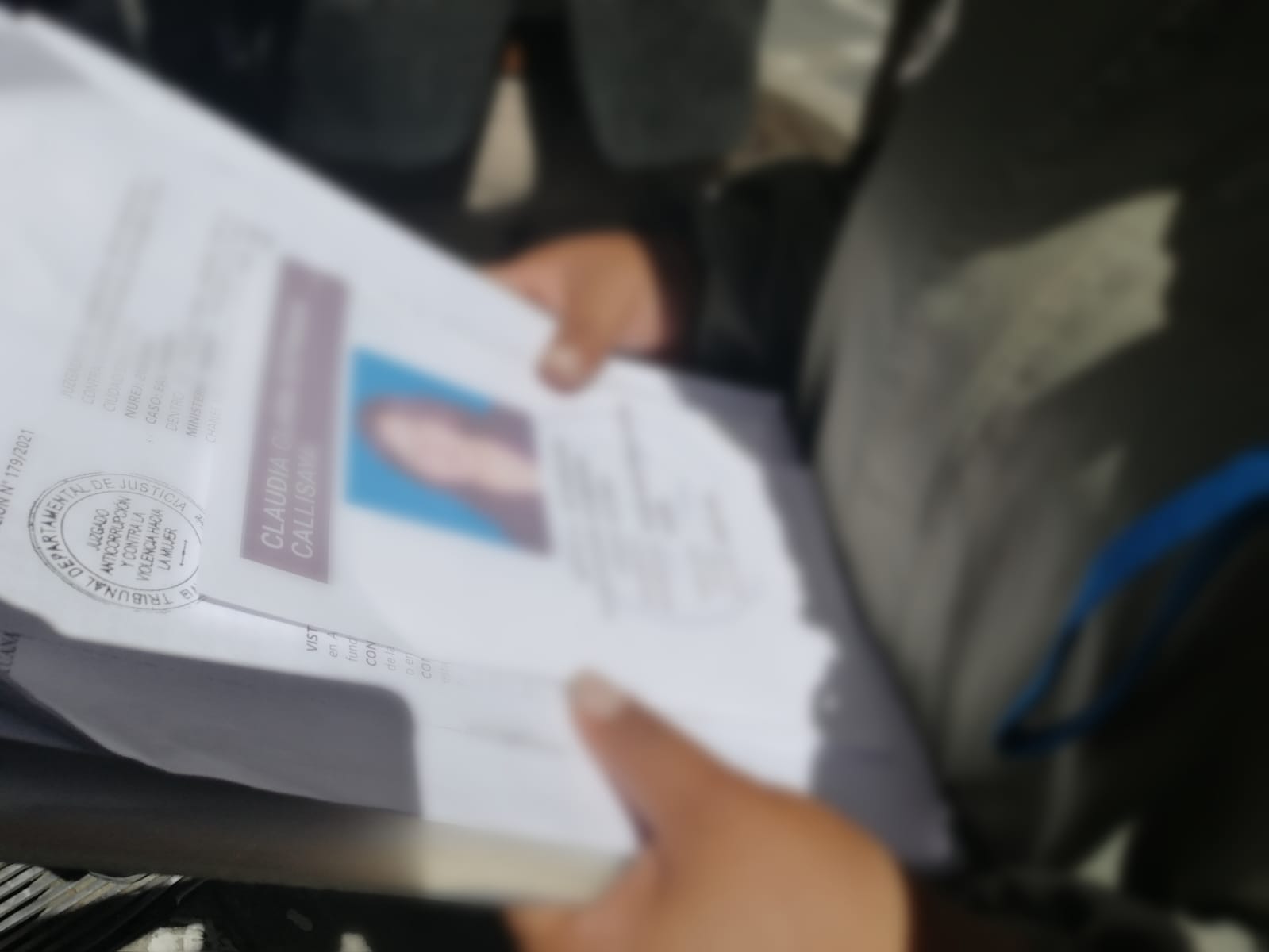 Víctima de intento de feminicidio denuncia que el Tribunal de Sentencia absolvió de culpa a su agresor