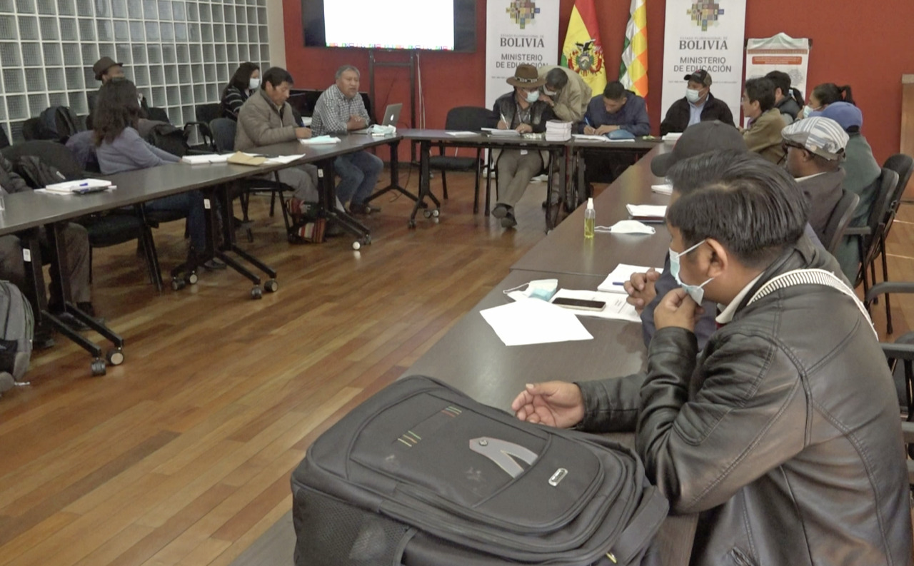 Naciones indígenas destacan la inclusión de lenguas originarias en la franja de Educa Bolivia