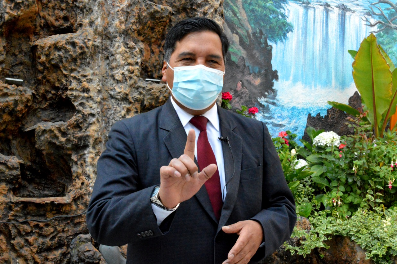 Ministro de Educación destaca la recuperación de la democracia y, con ésta, la educación para el pueblo