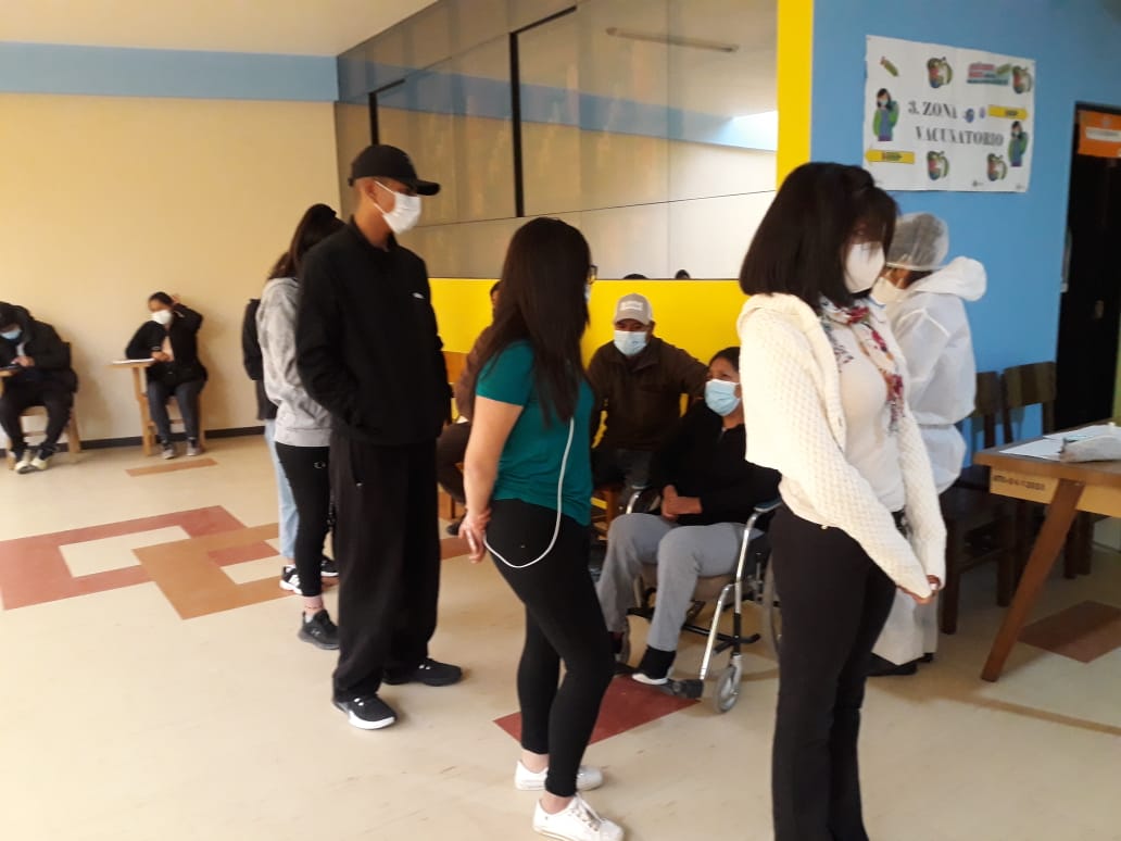 COVID-19: Inmunización a adolescentes de 16 y 17 años llega a 27.008 personas