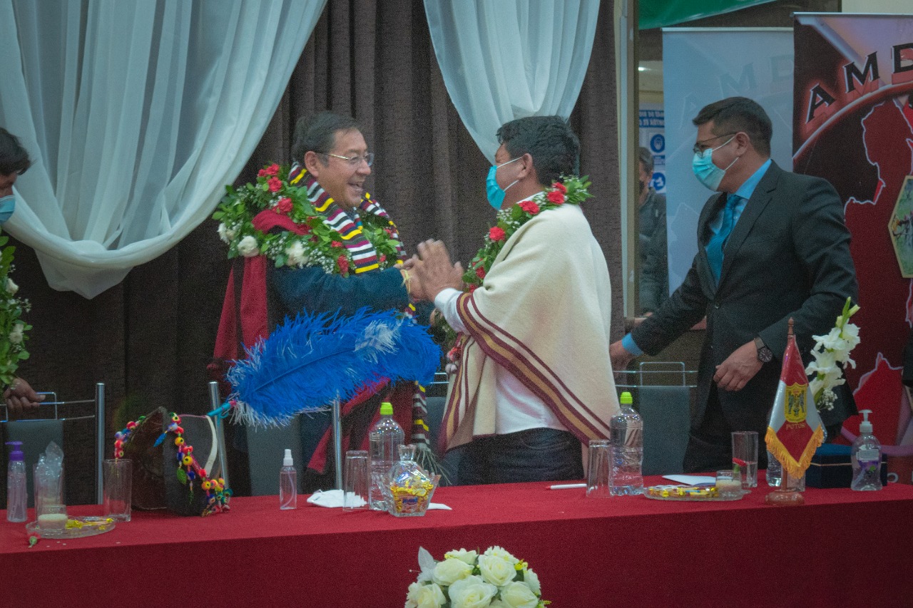 Gobernador Jhonny Mamani anuncia “sorpresas” para el 10 de noviembre