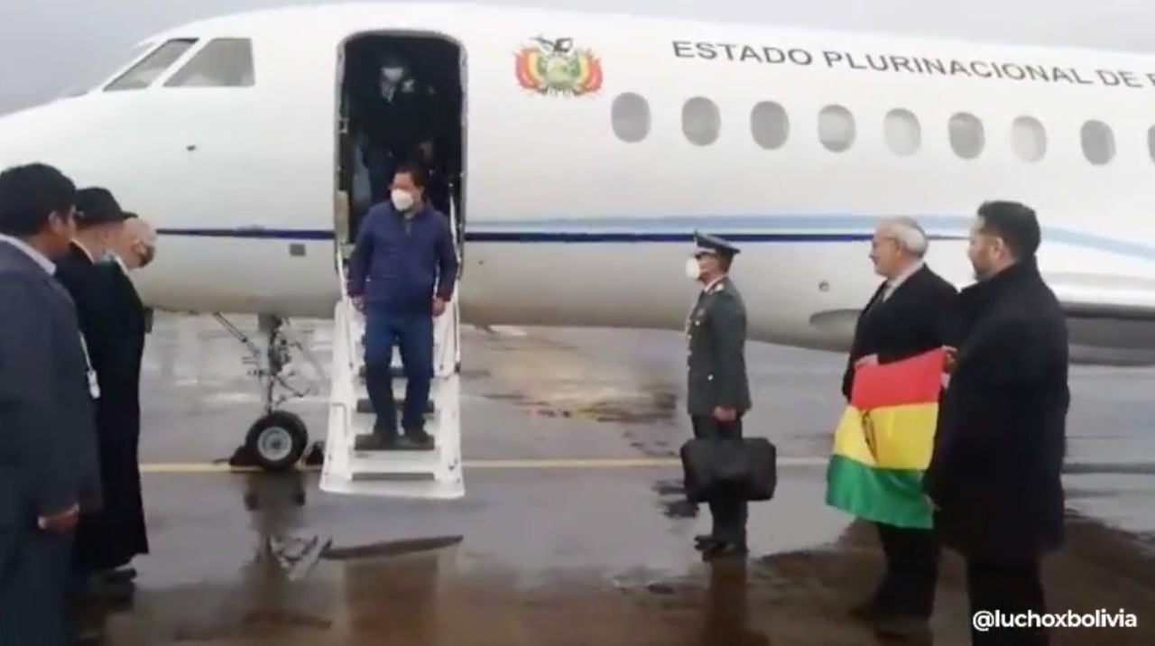 Presidente Arce arriba a Escocia donde participará de la Conferencia sobre el Cambio Climático
