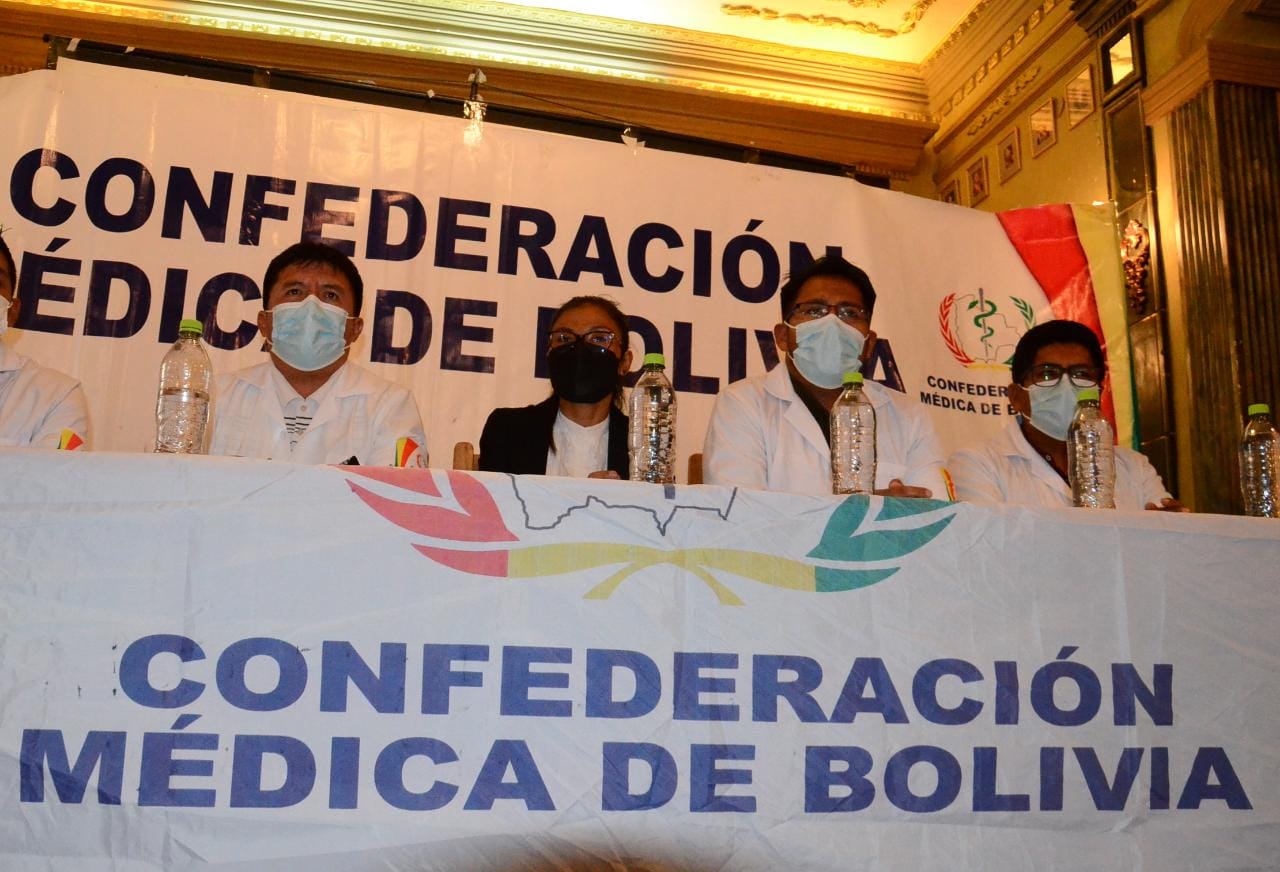 Confederación Médica de Bolivia no suspenderá actividades ante el anuncio de paro desde la próxima semana
