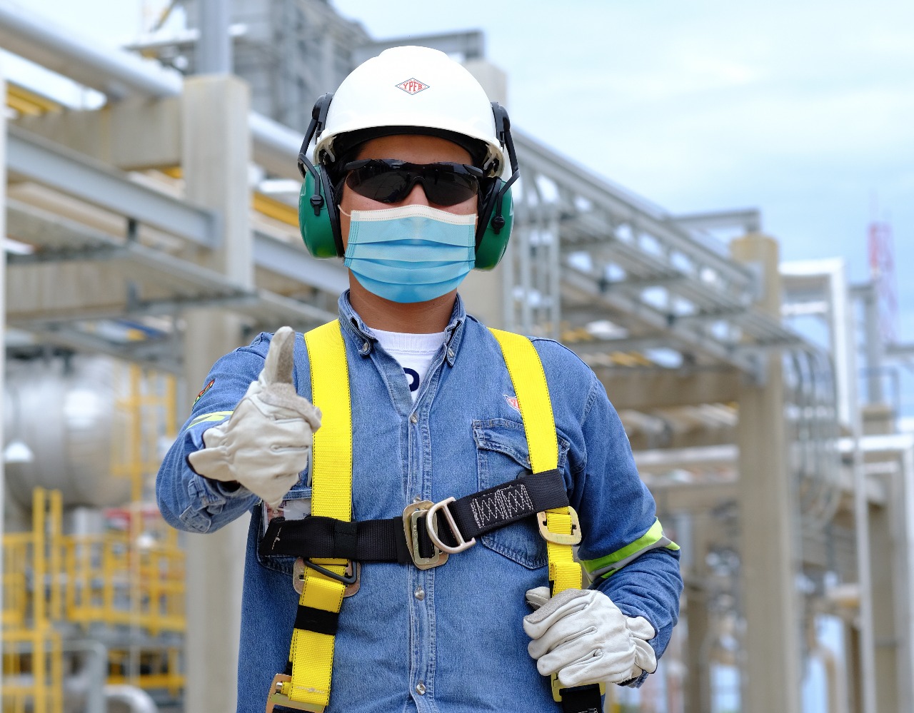 Estudiantes de Camiri y Yacuiba culminan curso virtual sobre medio ambiente, seguridad y salud en el trabajo