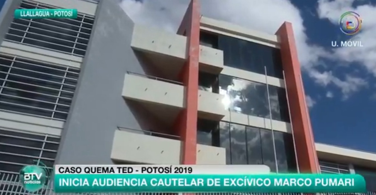 Se inicia la audiencia cautelar del excívico Marco Antonio Pumari por la quema del TED en Llallagua