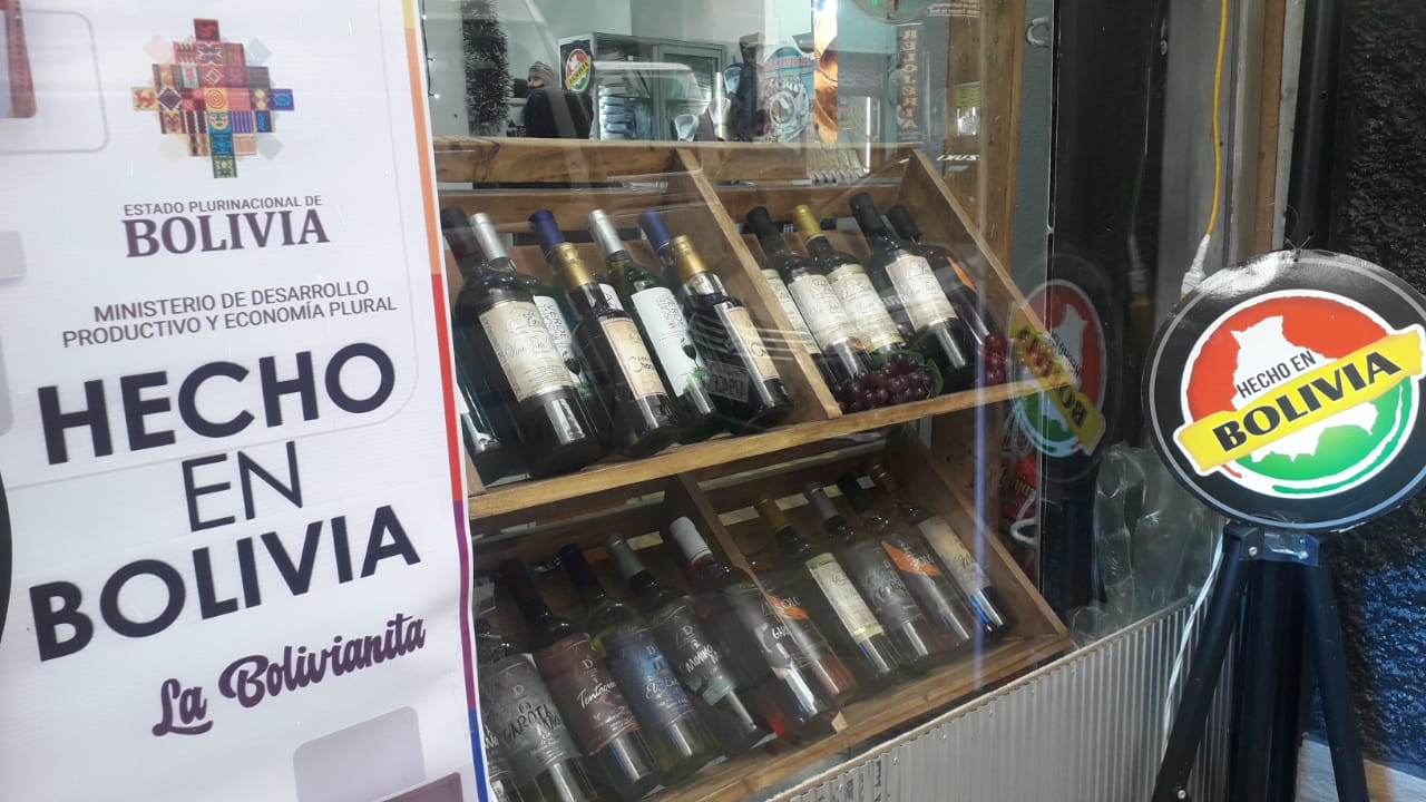 Los días 24 y 31 de diciembre serán jornadas laborales continuas para fomentar la práctica del “Compro Boliviano”