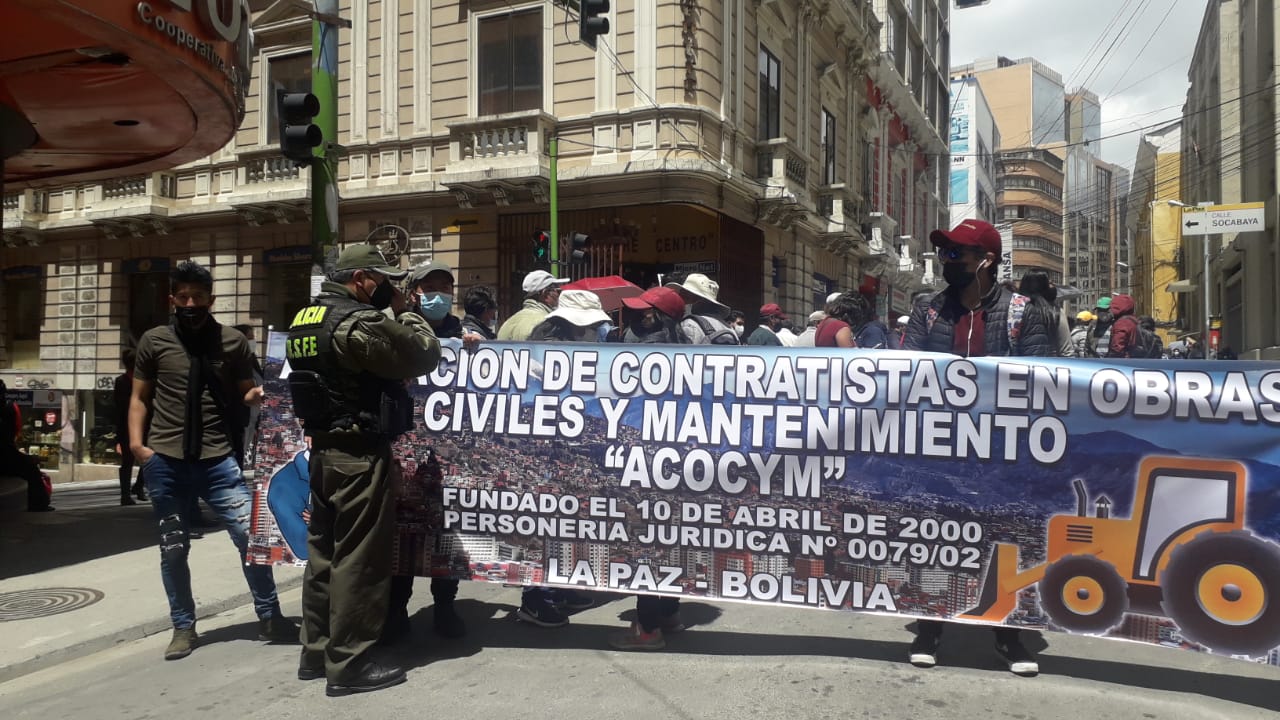 Contratistas de obras y mantenimiento en el municipio de La Paz exigen pago al alcalde Iván Arias