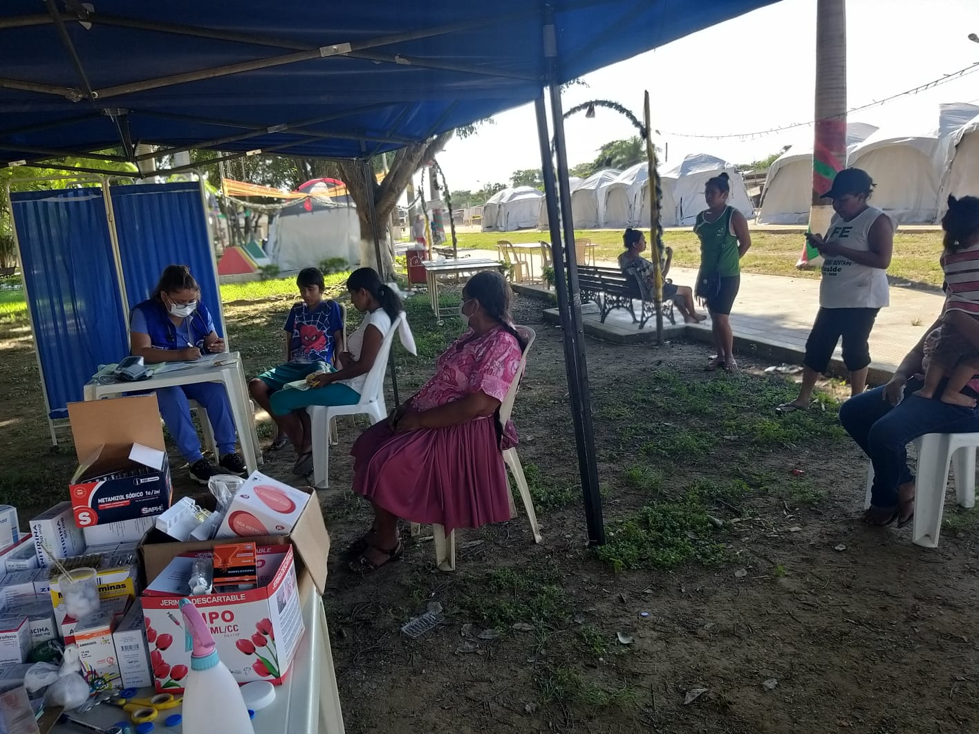 Salud despliega brigadas médicas para asistir a familias afectadas por desastres naturales en Santa Cruz