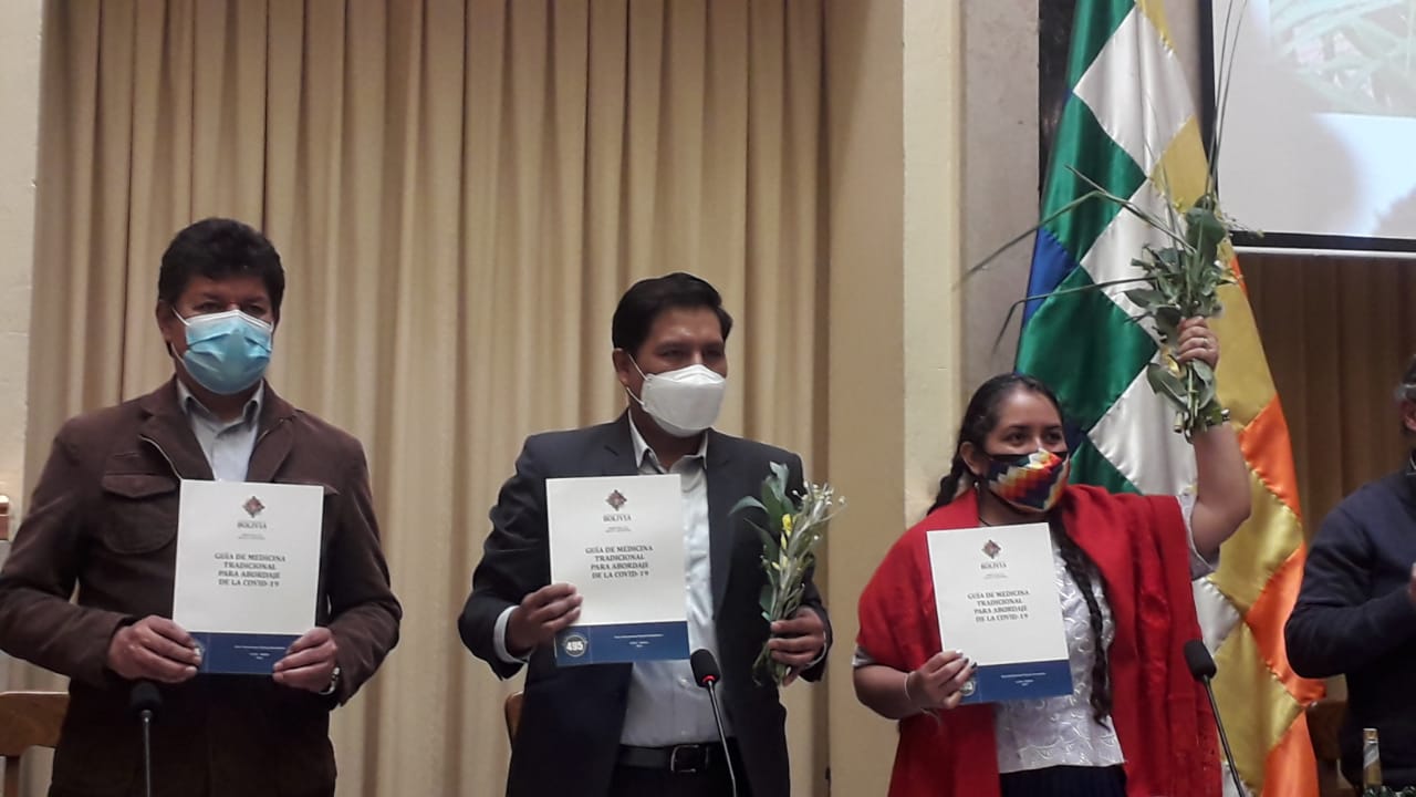 Presentan Guía de Medicina Tradicional que coadyuvará el abordaje del COVID-19