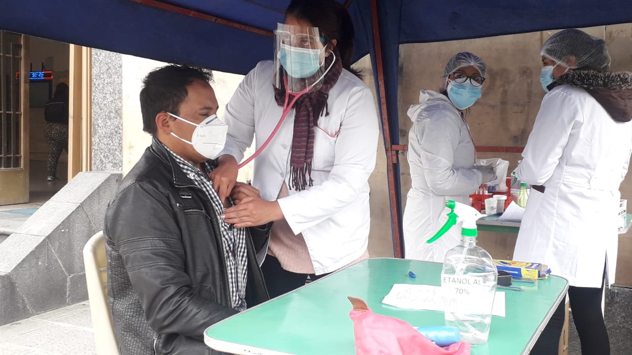 COVID-19: Ciudadanos participan de análisis de inmunogenecidad de las vacunas de la UMSA