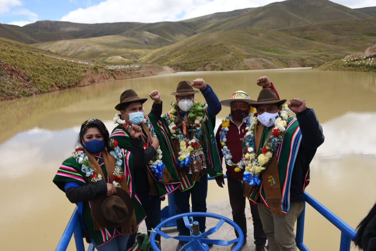 Presidente entrega sistema de riego y presa en el municipio de Huanuni de Oruro (amplia)