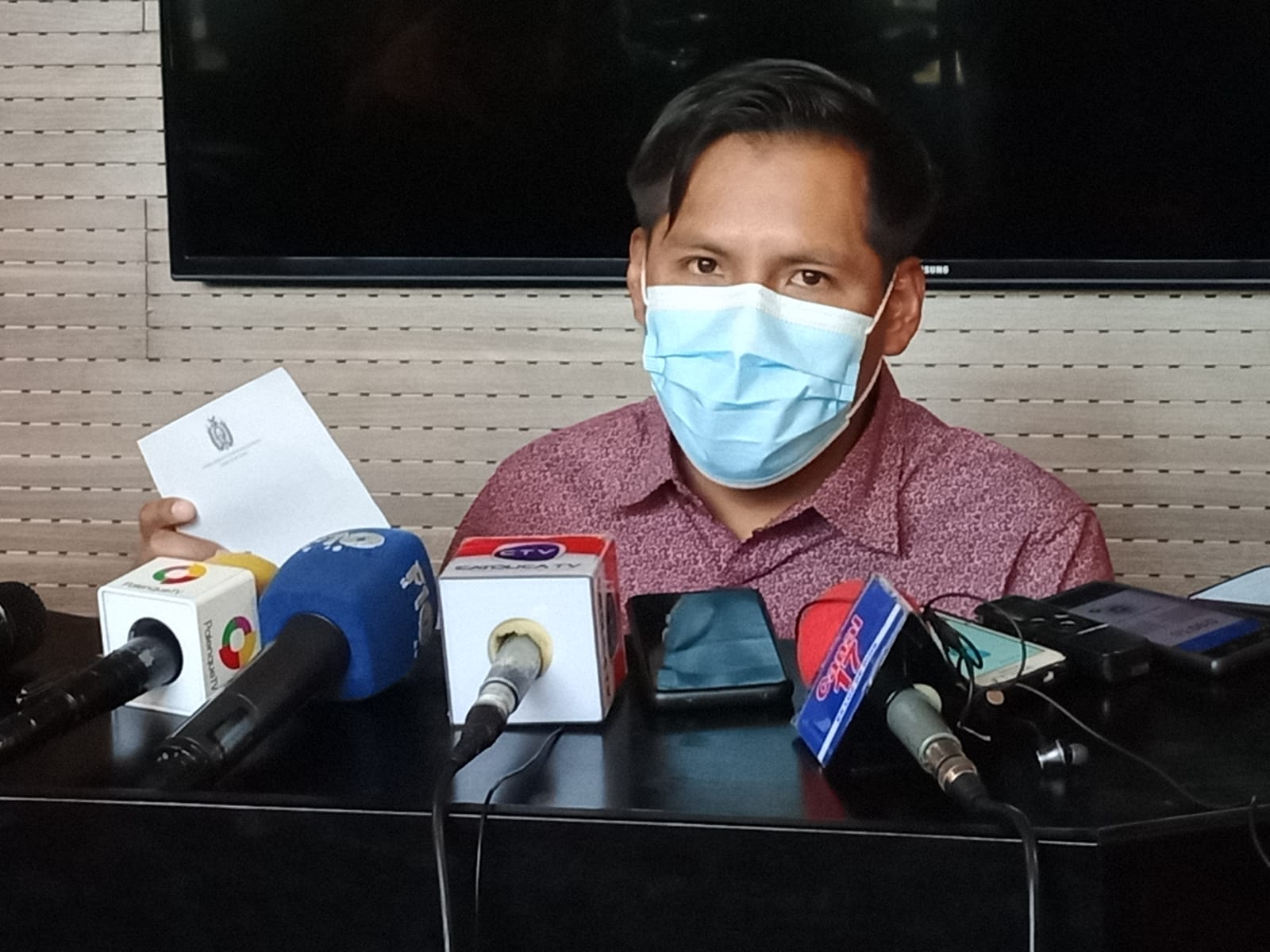 Fiscalizan ingreso de postulantes a las escuelas policiales y militares