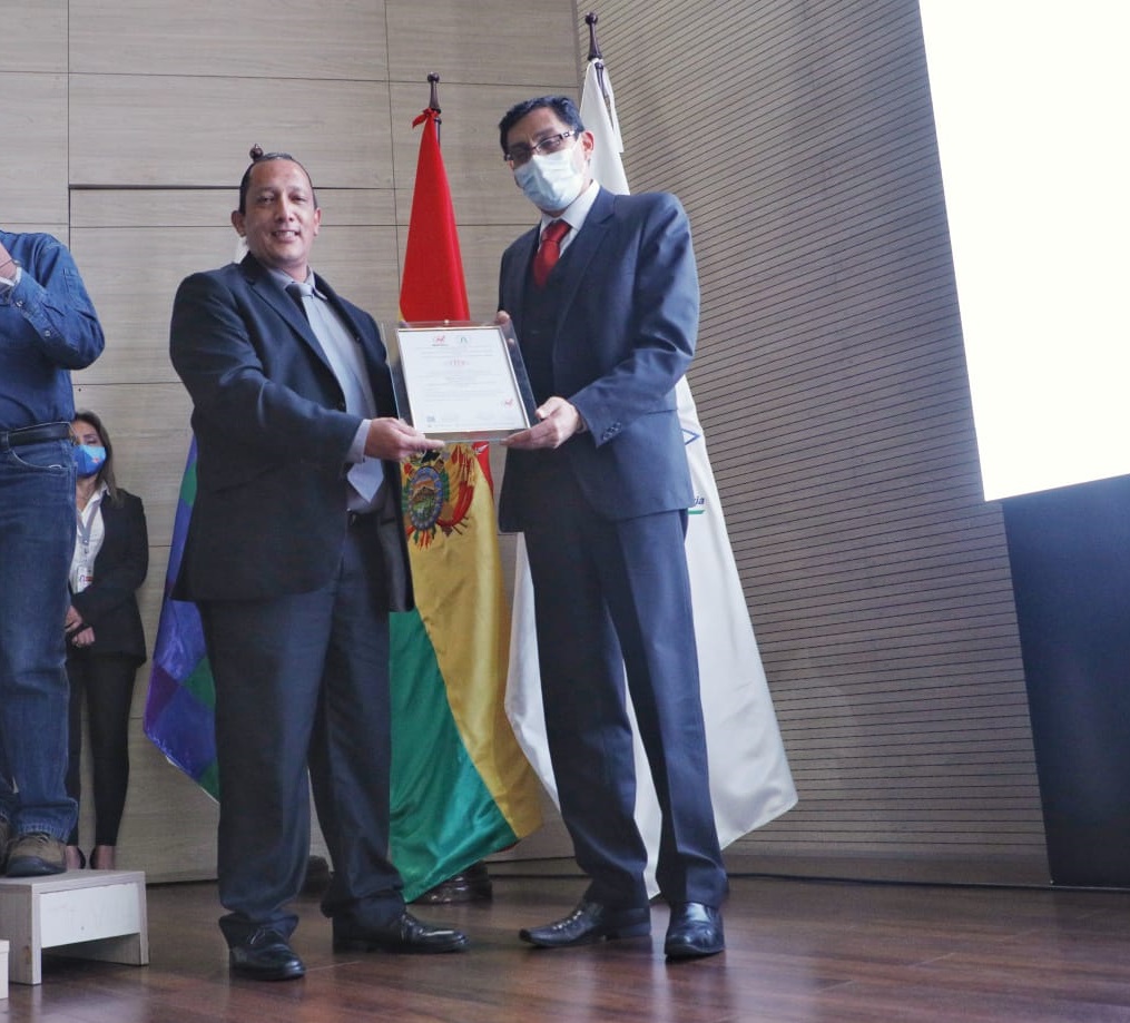 YPFB recibe dos nuevas certificaciones de Ibnorca y una acreditación de Ibmetro