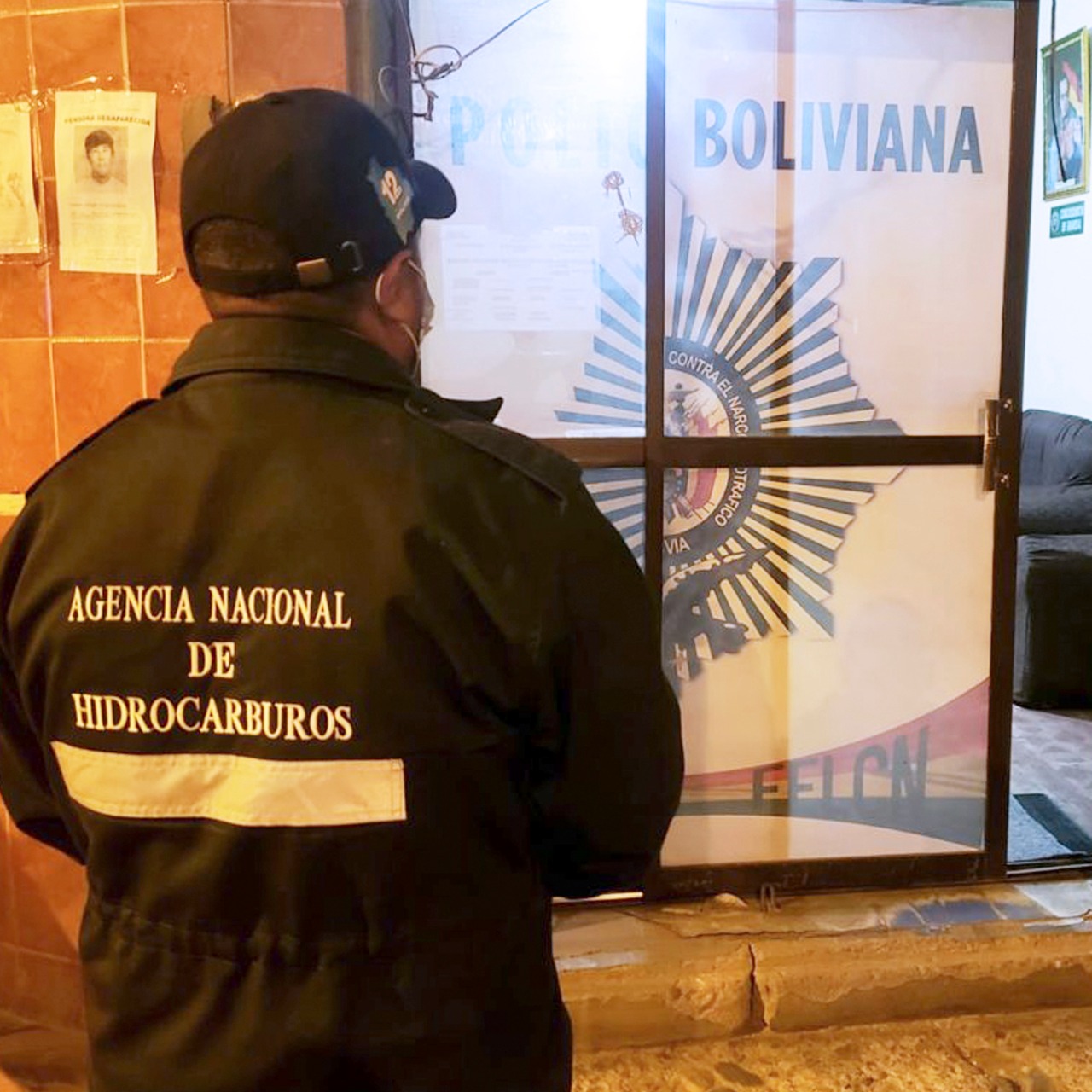 Operativo de control de la ANH en Guaqui secuestró dos vehículos por acondicionar tanques de combustible de forma ilegal