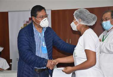 Presidente Arce resalta contribución de los profesionales en Enfermería para luchar contra la pandemia