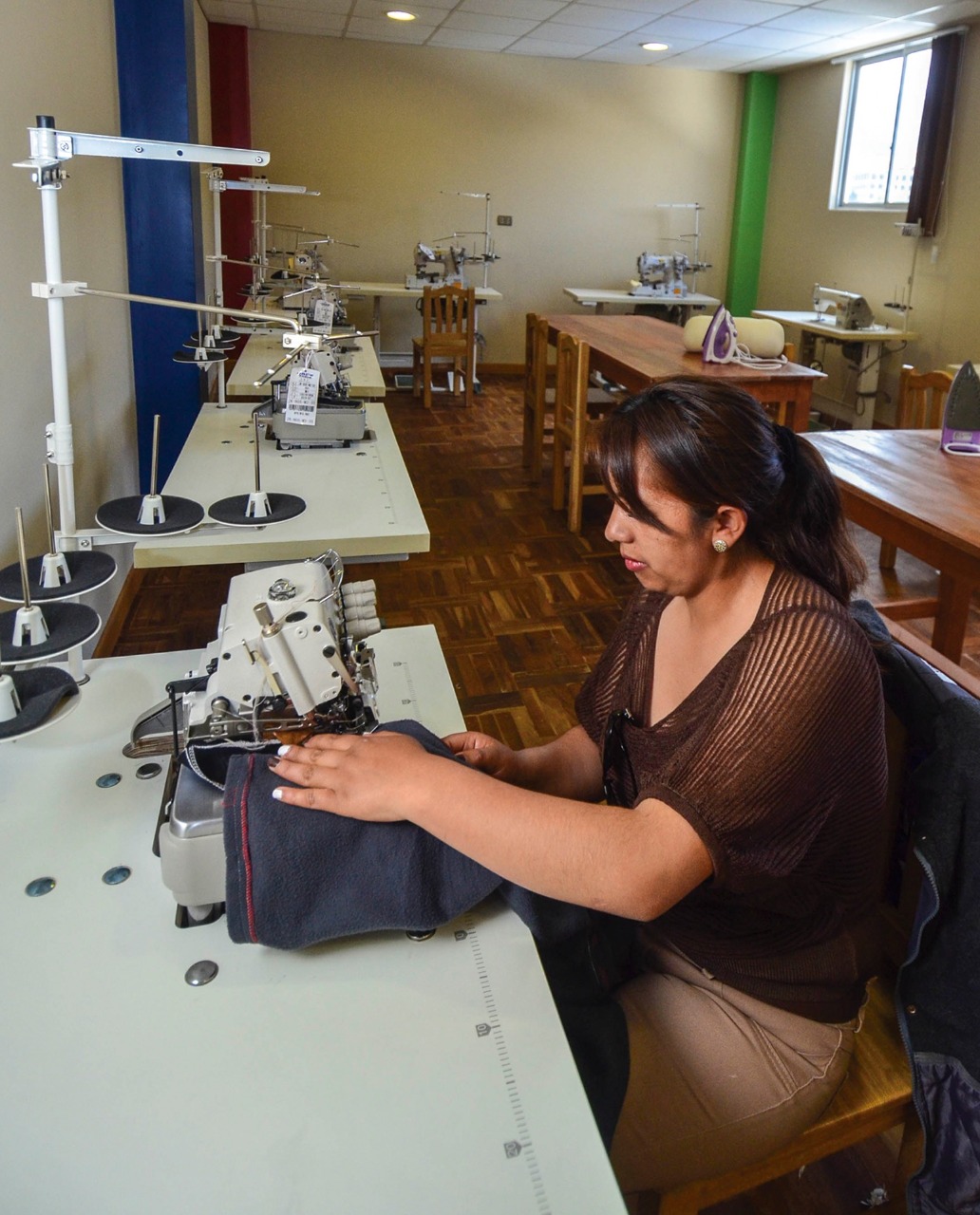 Viceministro Morales: Bolivia tiene un modelo económico redistributivo que ayuda a disminuir la pobreza