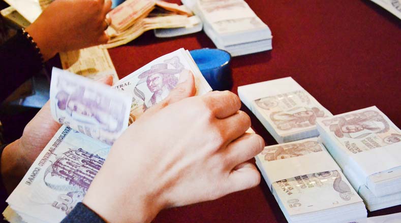 Ley de Devolución de Aportes a las AFP beneficiará a 1,4 millones de personas; el Gobierno exhorta a hacer la solicitud como última medida