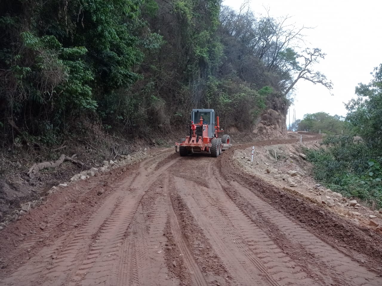 ABC: Se concluyeron trabajos de conservación vial en el tramo de la serranía de Incahuasi