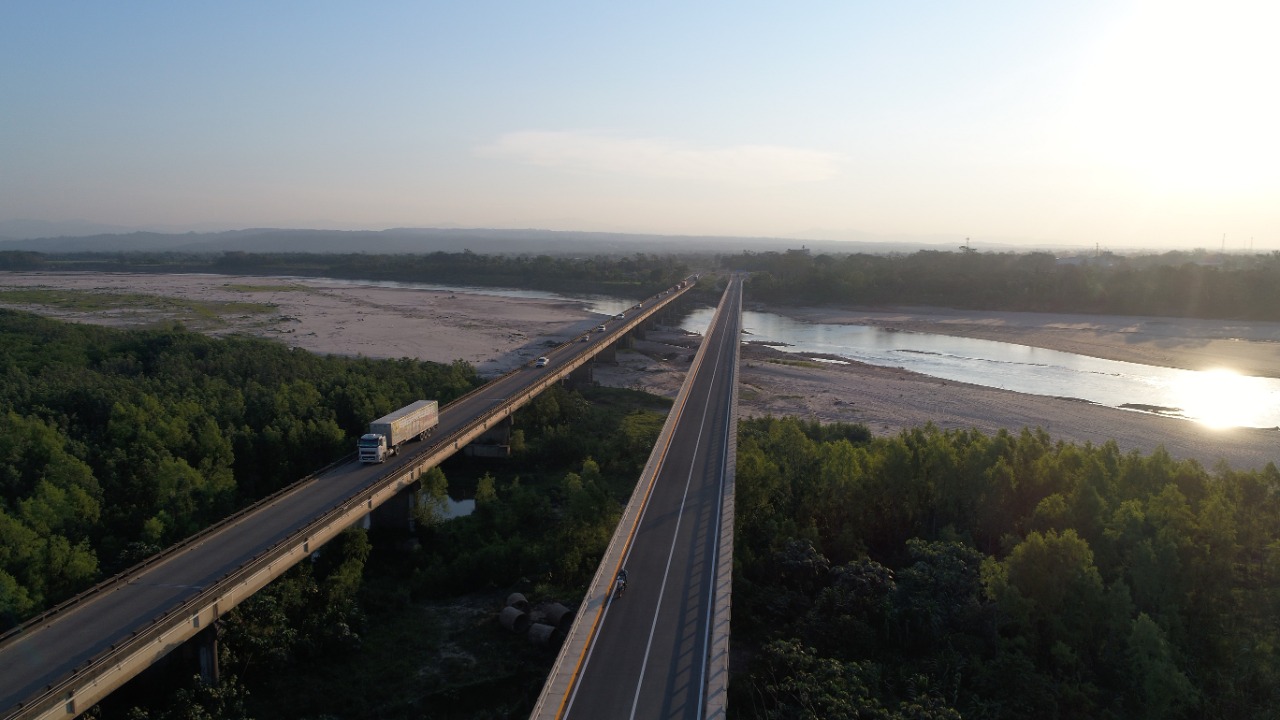 CAF destaca que oriente y occidente de Bolivia se integran sin interrupciones con la doble vía Yapacaní - Ichilo