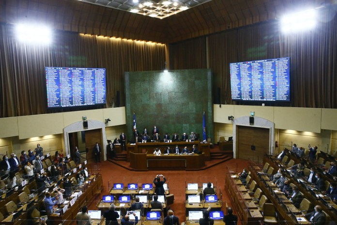 Chile: Diputados aprueban tercer retiro de fondos de pensiones