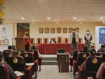 Notarios electorales de Chuquisaca refuerzan conocimientos en taller de capacitación