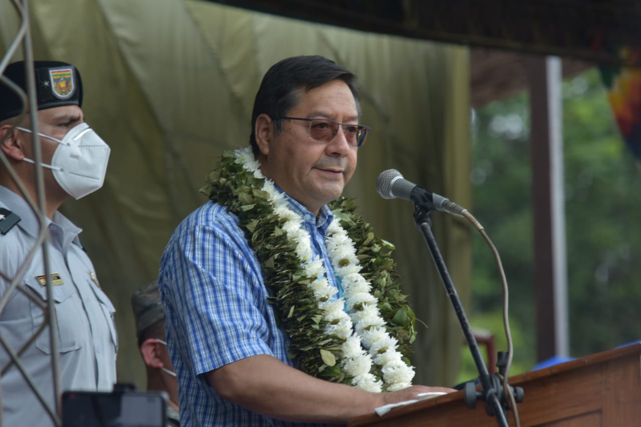 Presidente da inicio a la racionalización de coca excedente y fija meta de 9.000 hectáreas eliminadas para este año (Amplia)