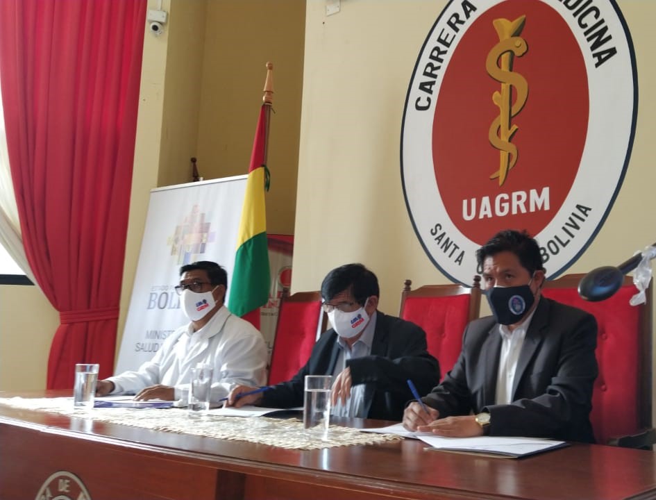 Salud y universidad pública cruceña firman convenio para reforzar campaña de vacunación contra el COVID-19