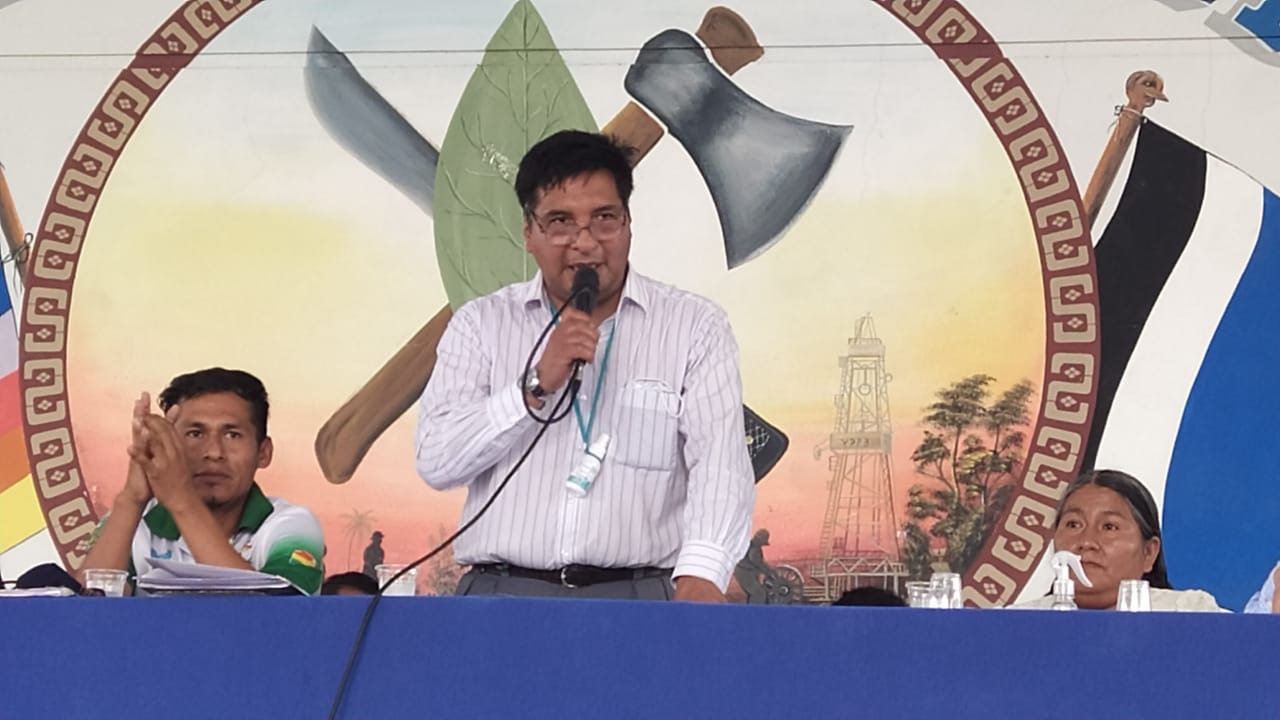 Ministro de Educación participa de Congreso Ordinario de la Coordinadora de Consejos Educativos del Trópico de Cochabamba