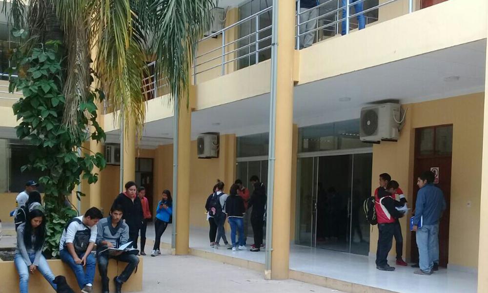 Universitarias denuncian amedrentamiento tras acusar a su docente por discriminación en Tarija
