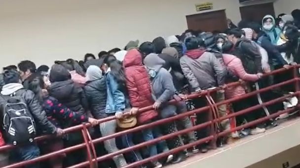 Sube a cinco los fallecidos tras rotura de una baranda del cuarto piso de la UPEA