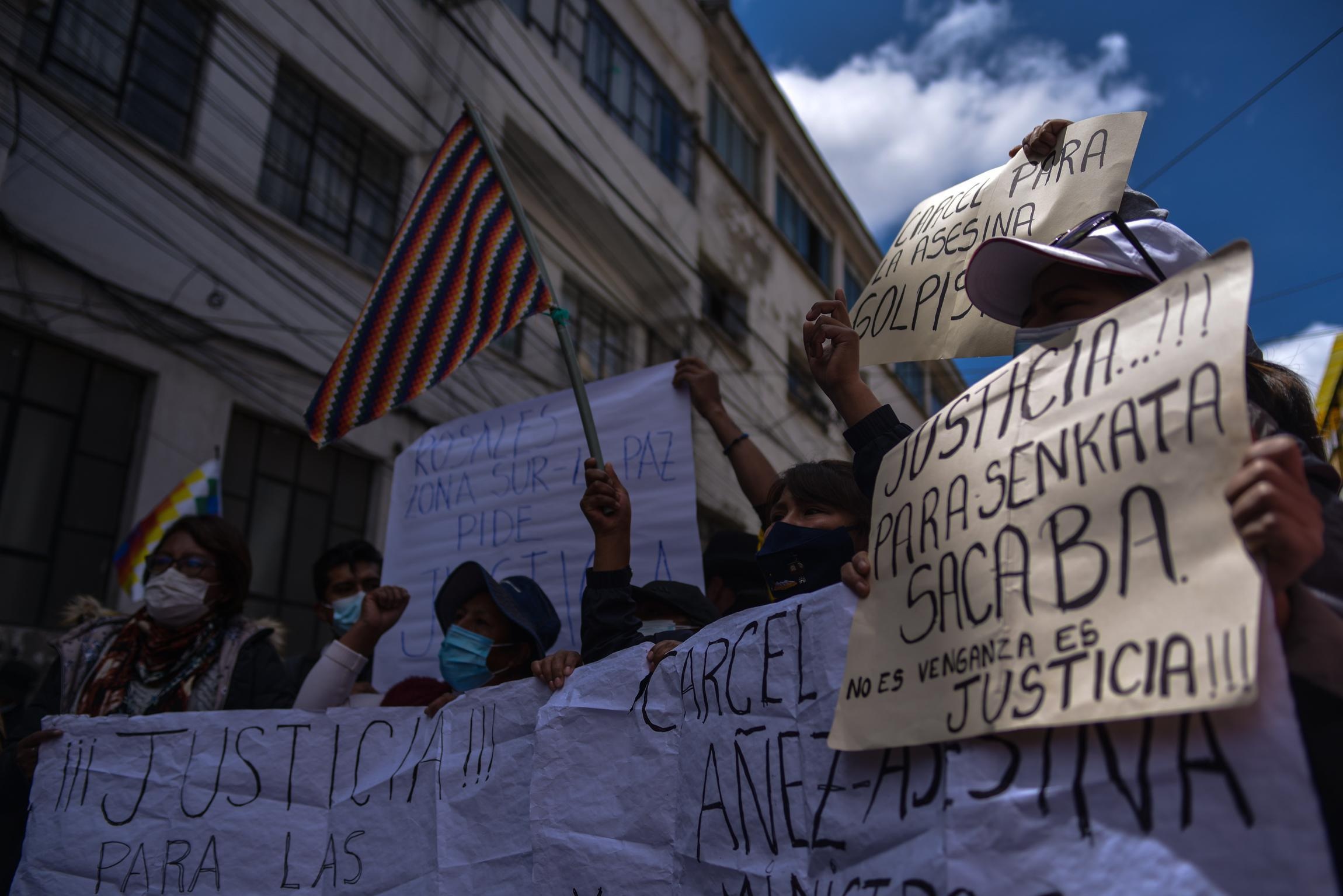 Ministerio de Educación y universidades privadas darán becas de estudio a hijos de las víctimas de Sacaba y Senkata