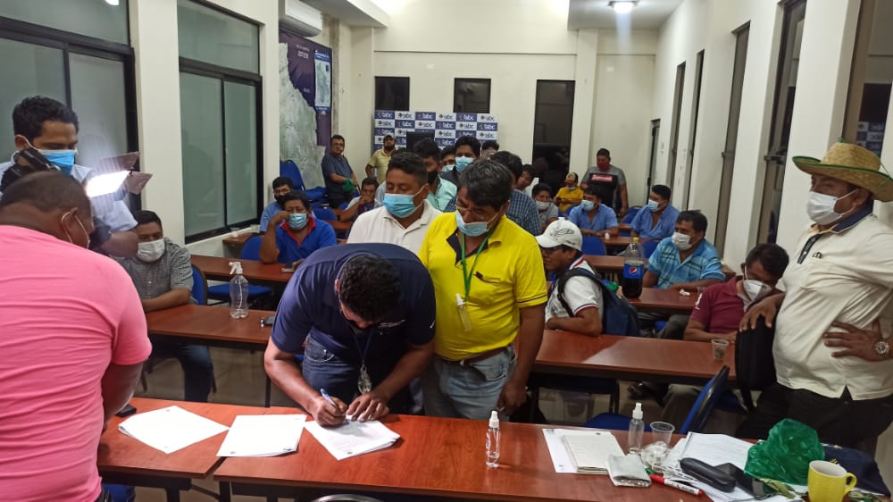 Transportistas de la Chiquitania levantan bloqueo tras acuerdo con Gobierno