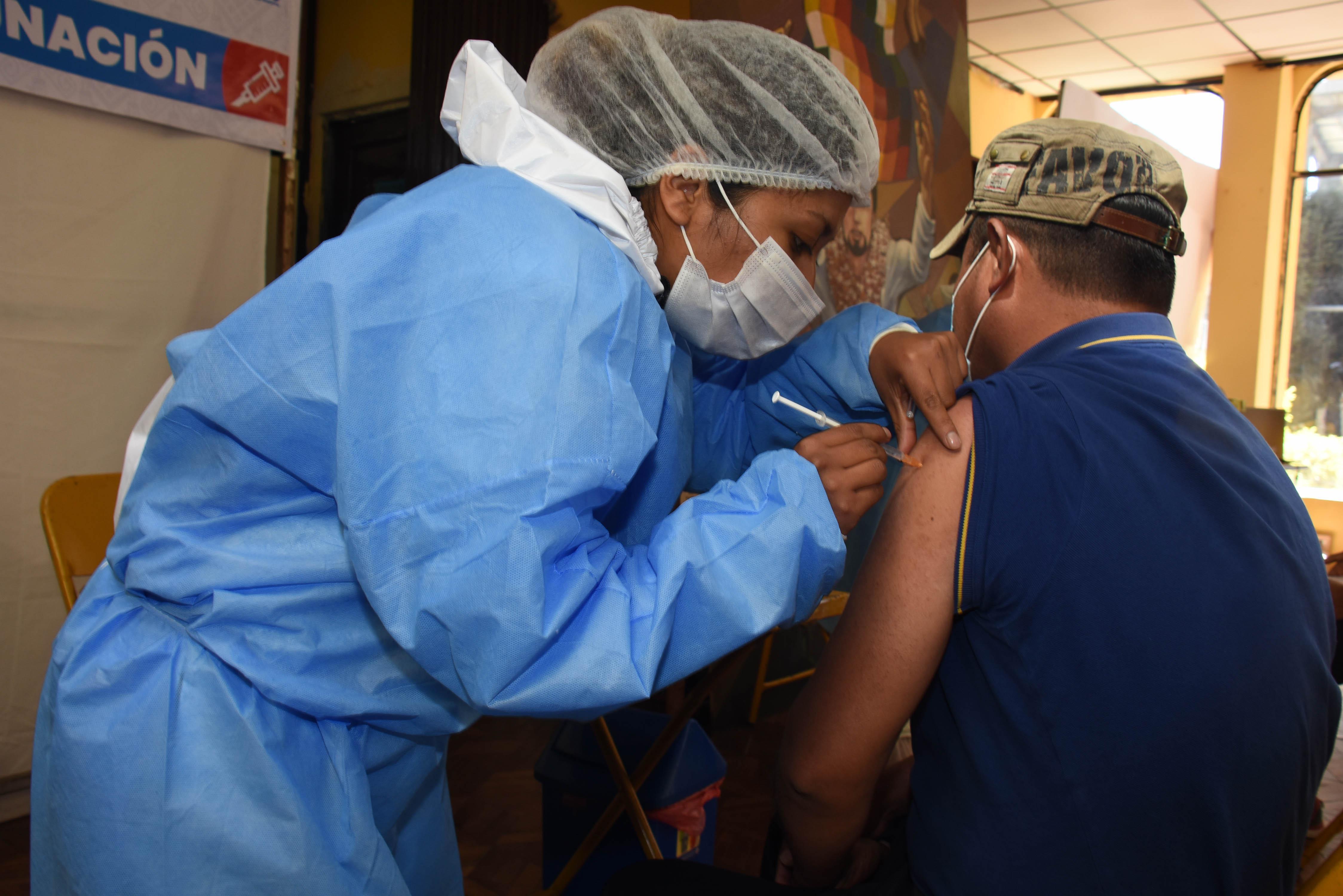 Cochabamba alcanza el 60% de cobertura en vacunación contra el COVID-19