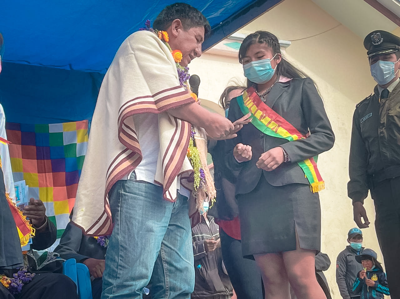 Gobernación de Potosí entrega “Bono Estudiantil” de Bs 500 para reactivar la economía de las familias