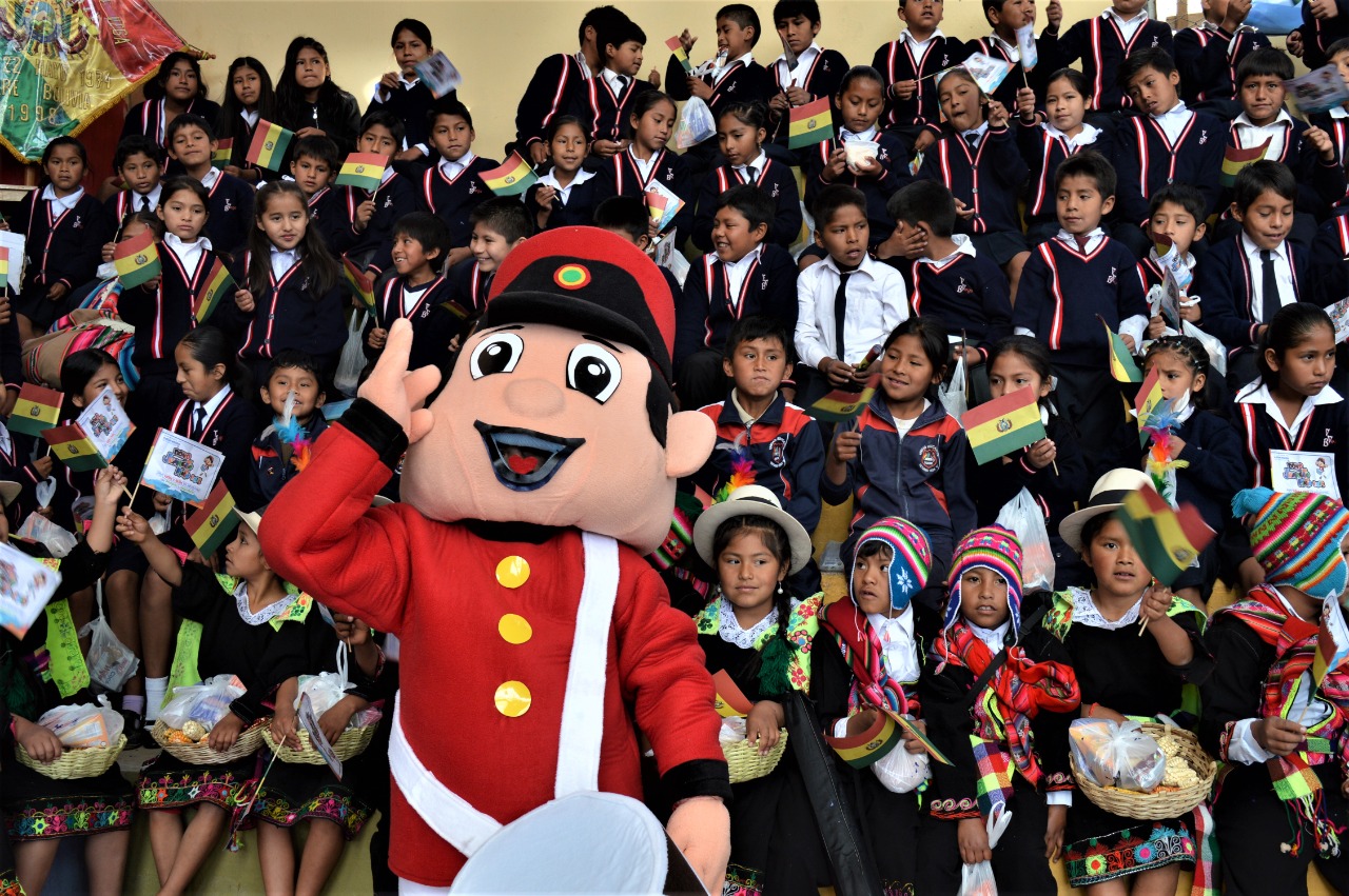 Ministro Quelca asegura el pago del bono Juancito Pinto para esta gestión