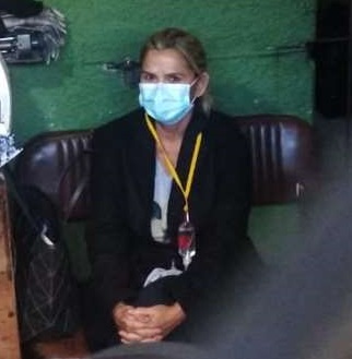 Trasladan a Áñez a celdas policiales de La Paz