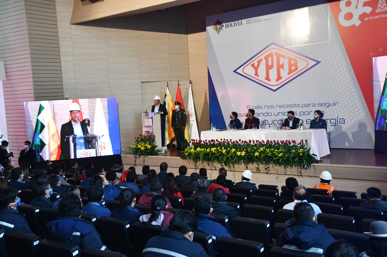 Ministro de Hidrocarburos destaca labor de trabajadores petroleros