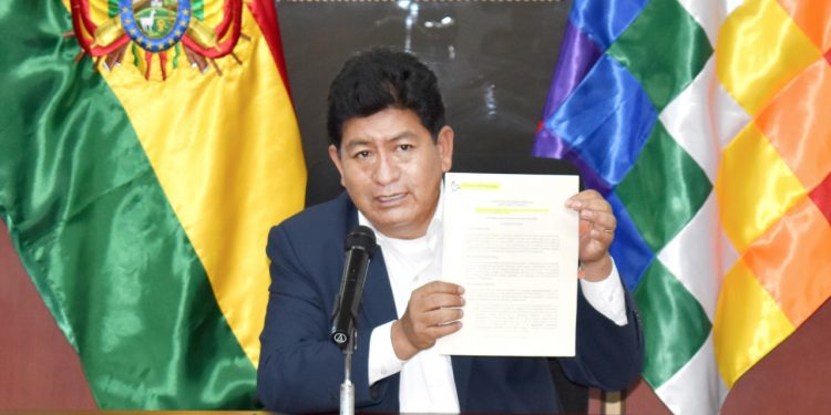 Montaño denuncia daño económico al Estado por Iván Arias, exministro de Obras Públicas